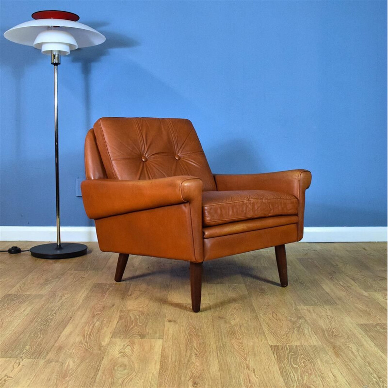 Vintage tan leather armchair by Skippers Mobler, 1960s