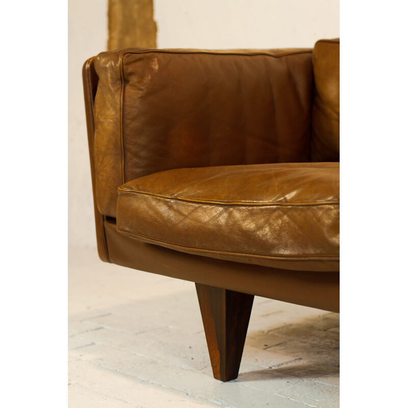Canapé vintage V11 en palissandre et cuir de buffle par Illum Wikkelso