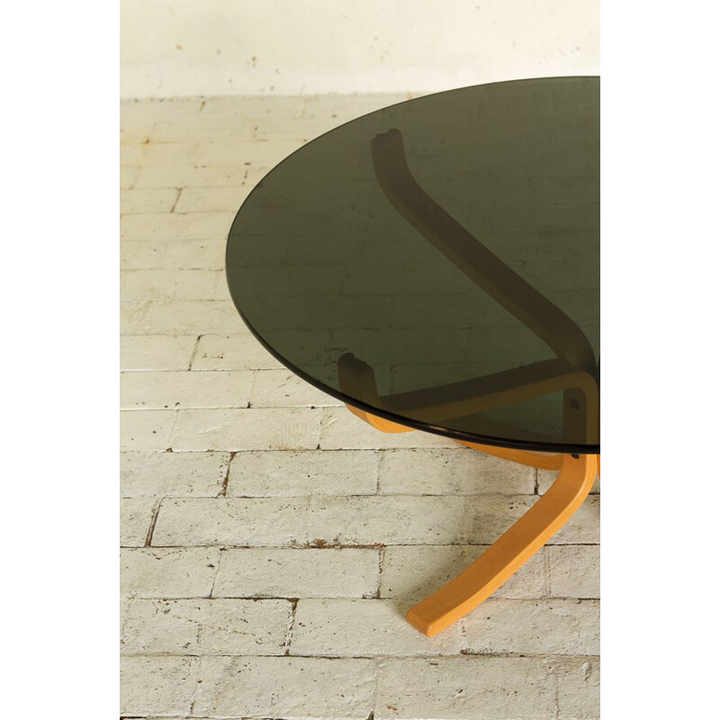 Table basse ronde scandinave en verre fumé vintage par Sigurd Resell