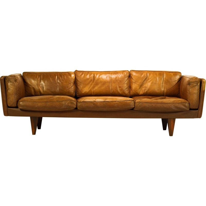 Vintage V11 Sofa in rosewood and buffalo leather by Illum Wikkelso