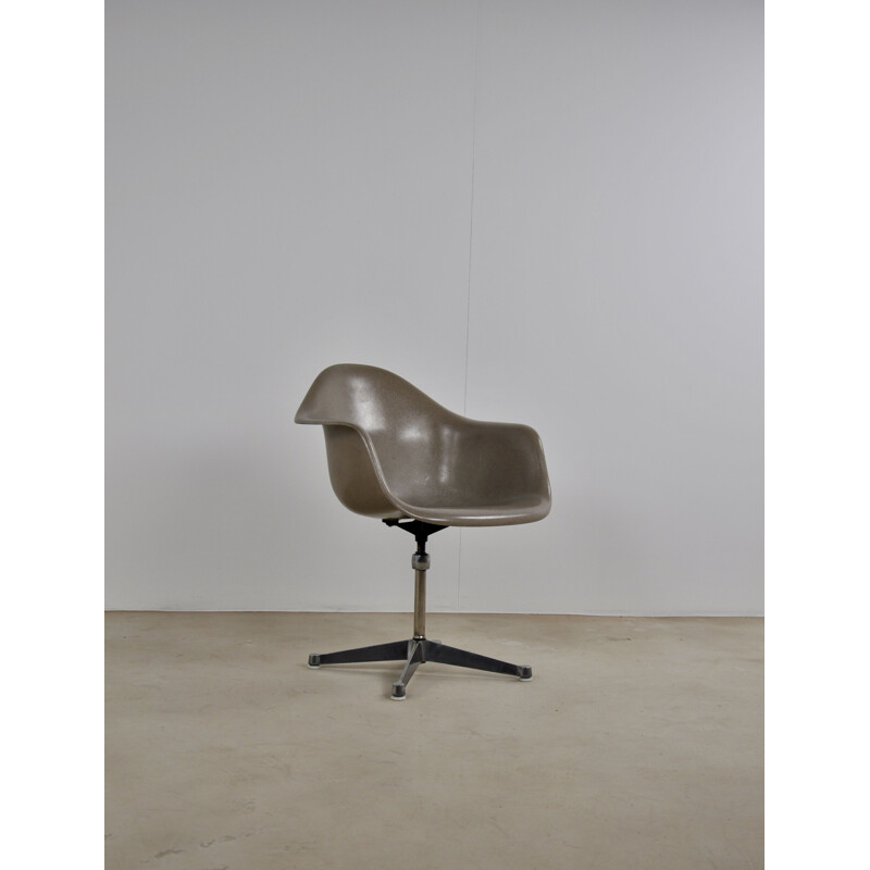 Vintage office armchair by Charles Eames for Herman Miller, 1970s