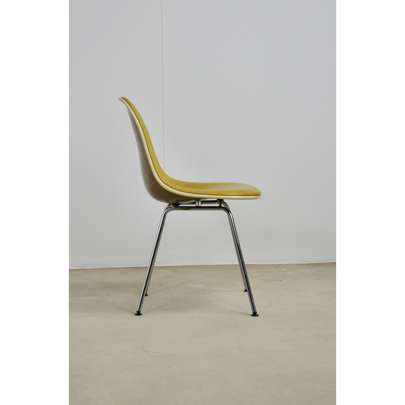 Vintage chair by Charles and Ray Eames for Herman Miller, 1970s