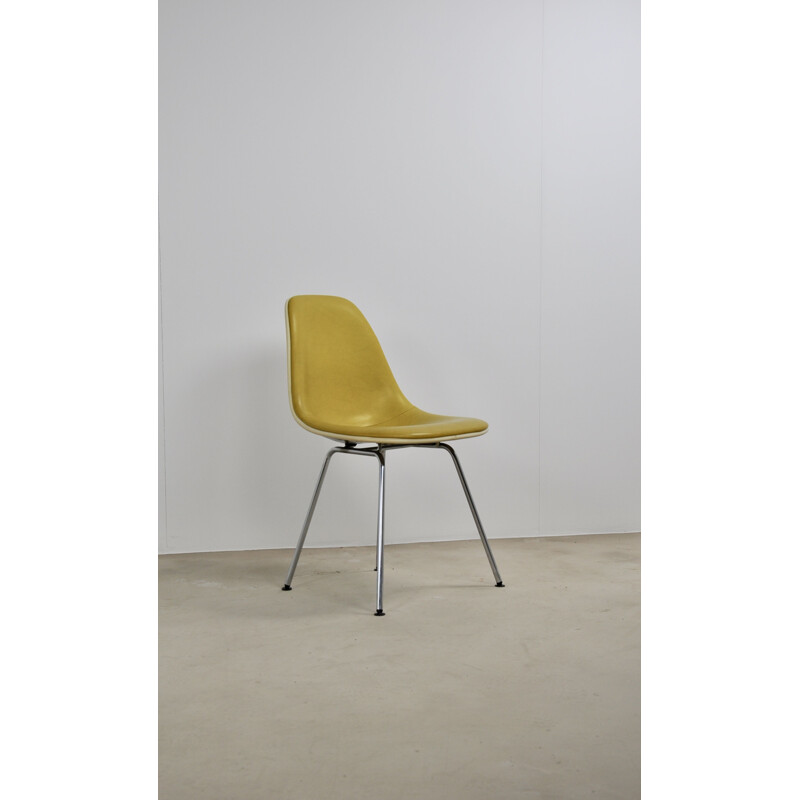 Vintage chair by Charles and Ray Eames for Herman Miller, 1970s