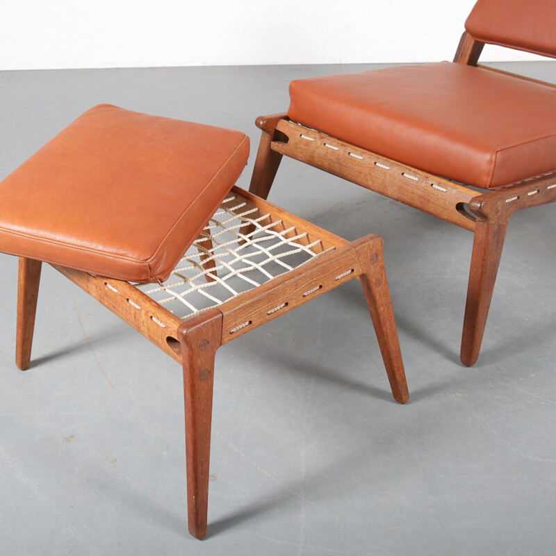 “Hunting Chair” with stool by Uno & Osten Kristiansson, Sweden 1950