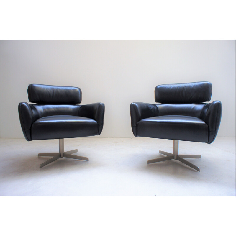 Paire de fauteuils vintage scandinaves en cuir noir