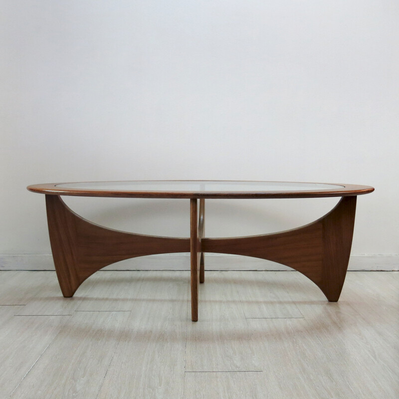 G-Plan "Astro" oval coffee table in teak and glass, Victor WILKINS - 1960s