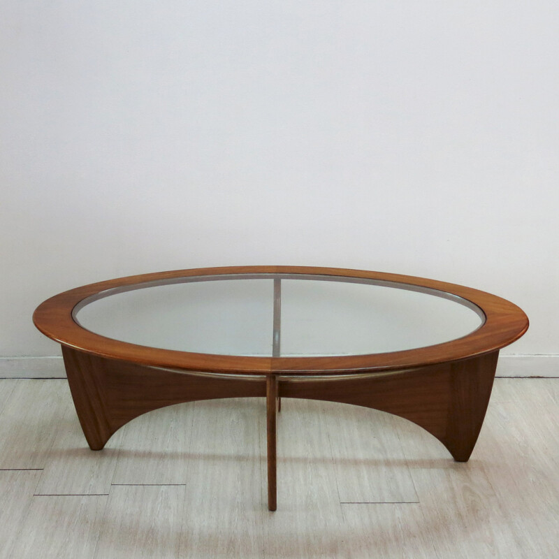 G-Plan "Astro" oval coffee table in teak and glass, Victor WILKINS - 1960s