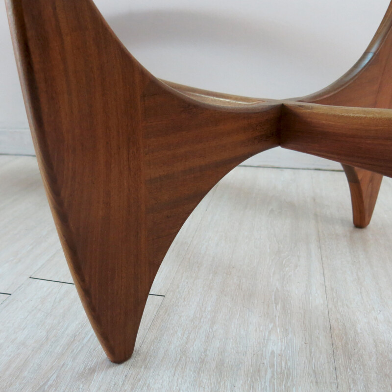 G-Plan "Astro" oval coffee table in teak and glass, Victor WILKINS - 1960s