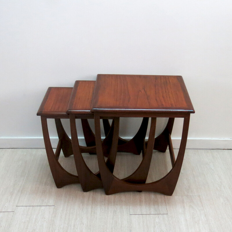 Set of 3 "Astro" G-Plan teak nesting tables, Victor WILKINS - 1960s