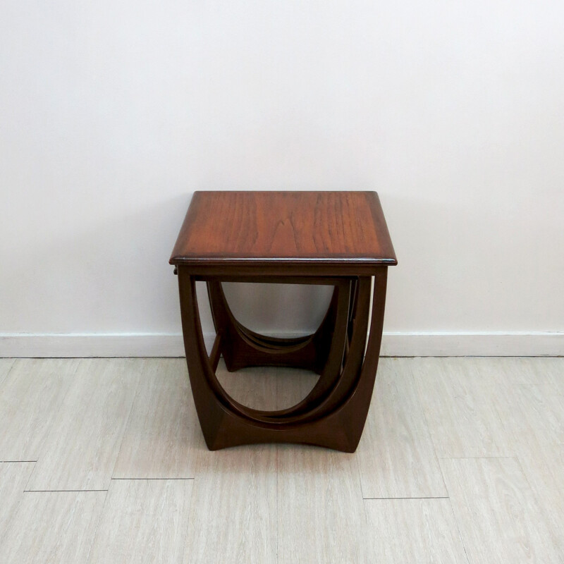 Set of 3 "Astro" G-Plan teak nesting tables, Victor WILKINS - 1960s