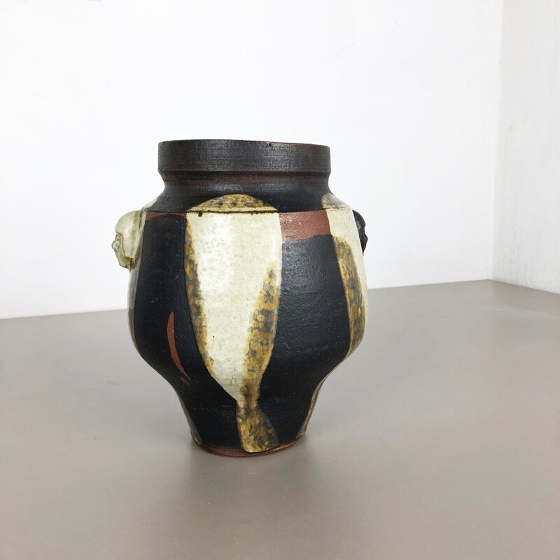 Abstrakte Vintage-Vase aus Studiokeramik "Köpfe" von Gerhard Liebenthron, Deutschland 1970