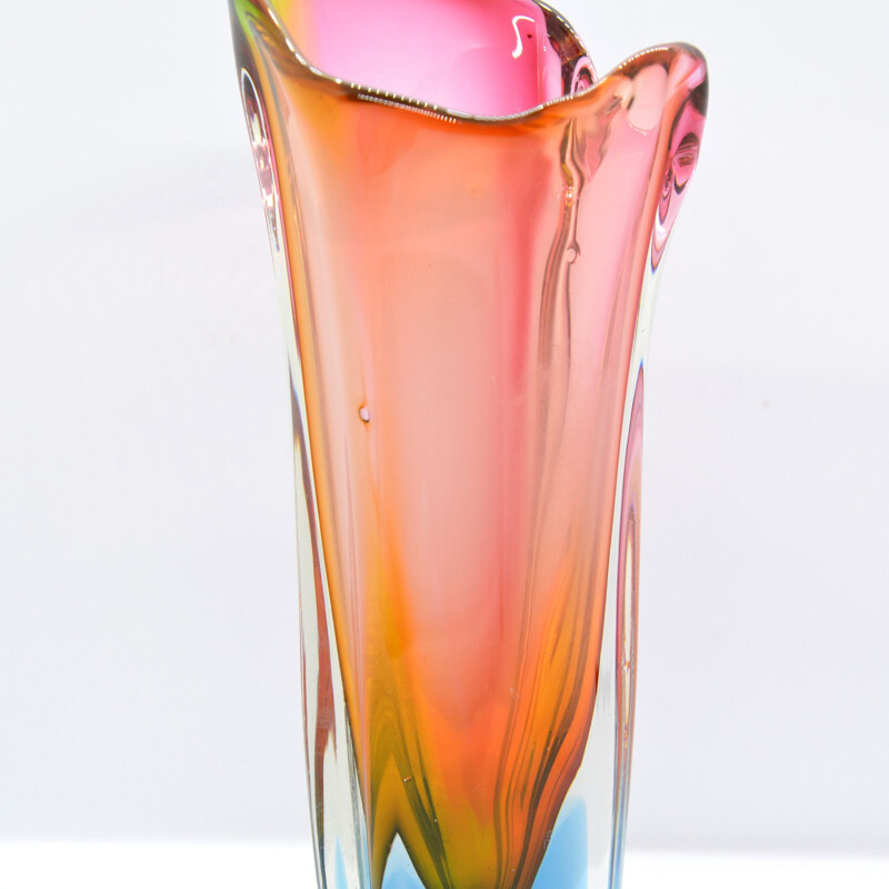 Vase coloré vintage conçu par J. Rozinek, Borskie Sklo, Tchécoslovaquie 1960.