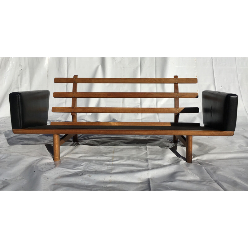 Sofa 3 seater in black leather and oak by Hans Wegner