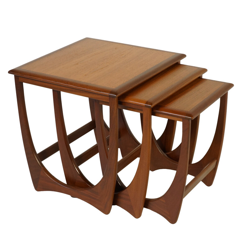 Set of 3 G Plan teak nesting tables, Victor WILKINS - 1960s