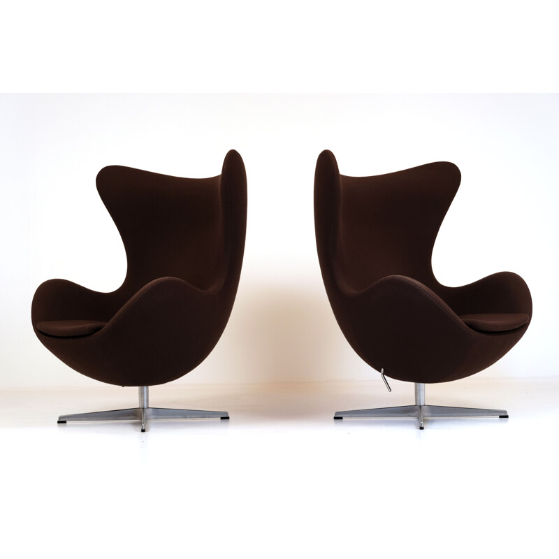 Egg Arne Jacobsen Eggchair, chocolate brown, Fritz Hansen 2007