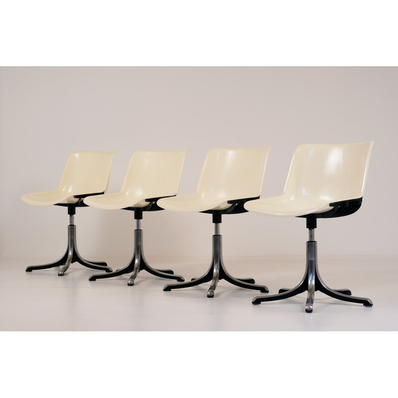 set of 4 ivory chairs by O. Borsani for Tecno 