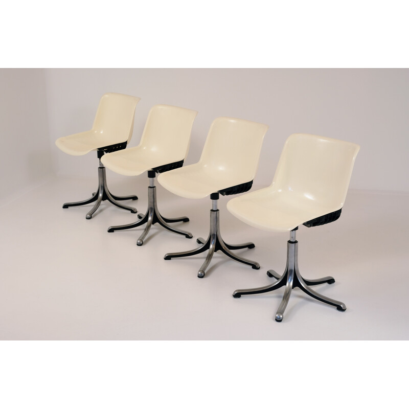 set of 4 ivory chairs by O. Borsani for Tecno 