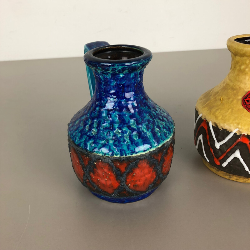 Paar oude meerkleurige vazen van lavakeramiek van Bay Ceramics.