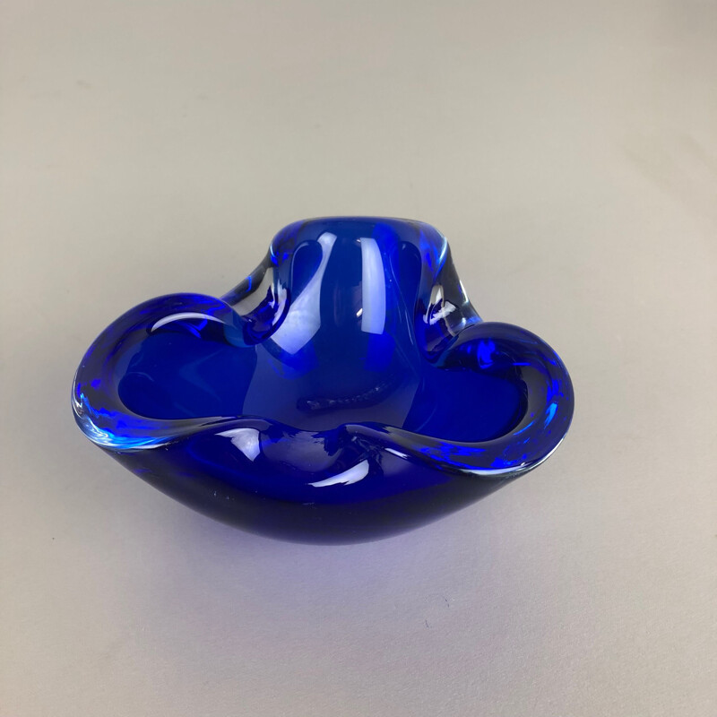 Cendrier vintage en verre de Murano "bleu" avec élément de bol en verre lourd Murano, Italie 1970