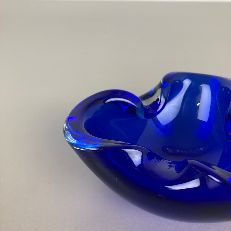 Cendrier vintage en verre de Murano "bleu" avec élément de bol en verre lourd Murano, Italie 1970