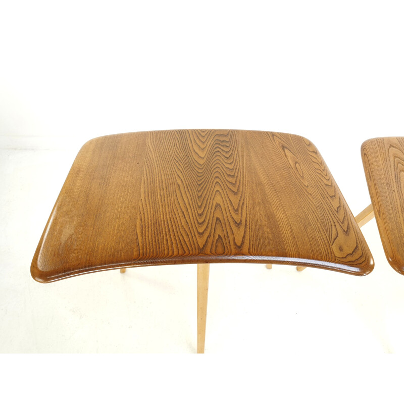 Paire de tables d'écriture vintage Ercol Plank Top Compacte Table d'appoint 