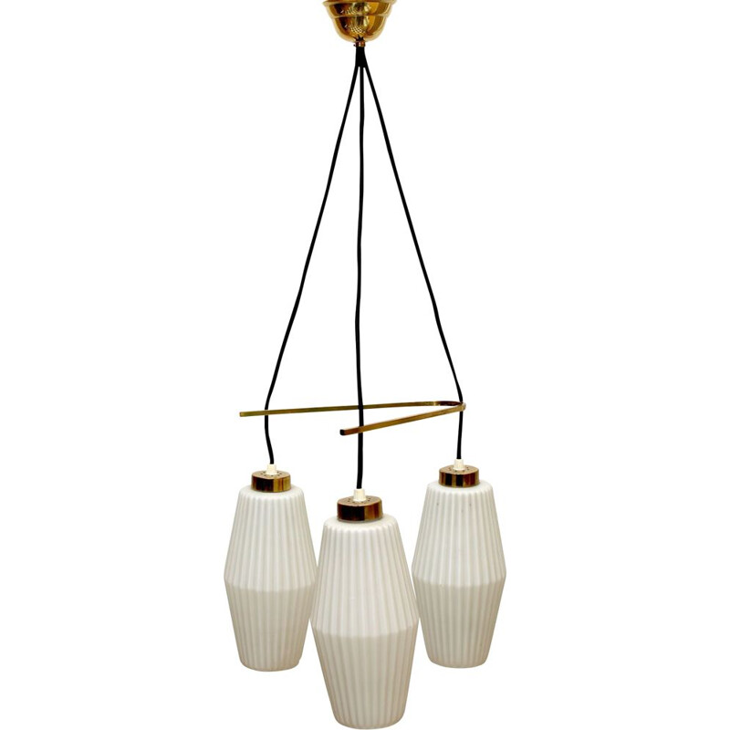 Lampadario italiano vintage in vetro opalino e ottone 1950