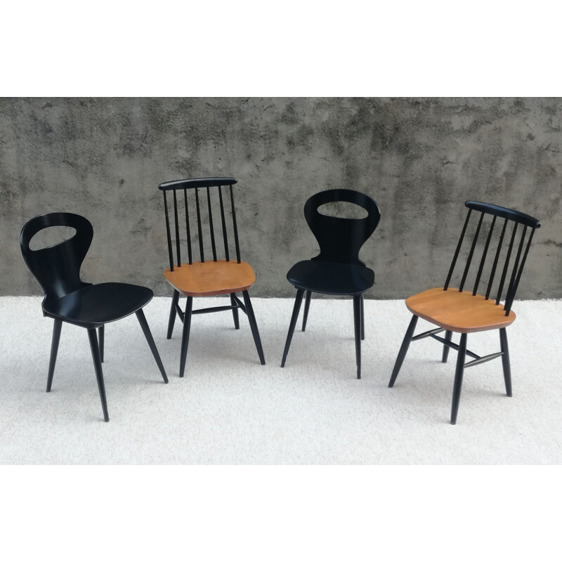 2 paires de chaises vintages dépareillées bistrot et scandinave