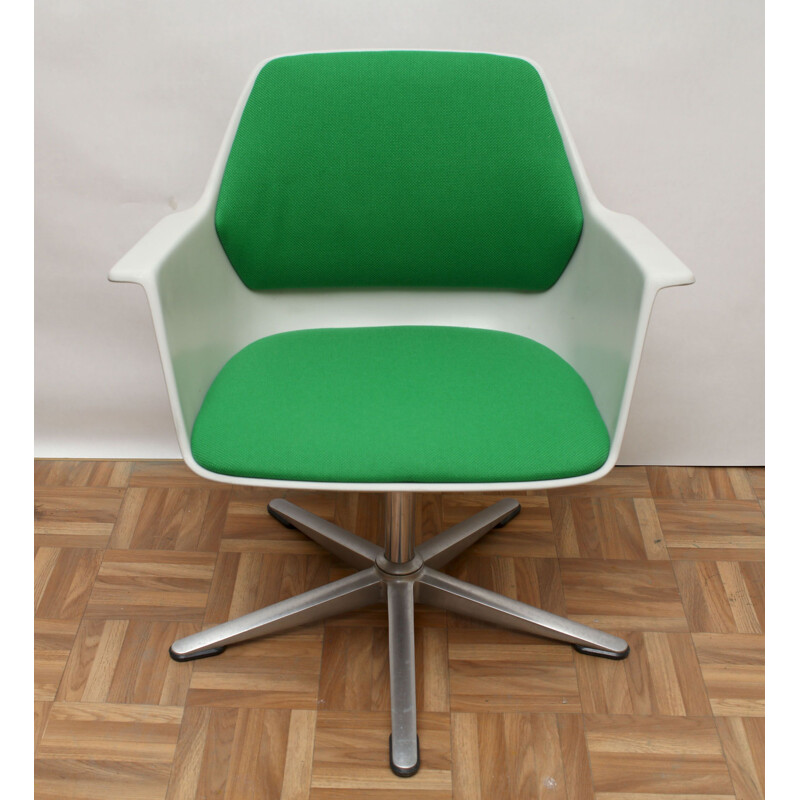 Chaise vintage en fibre de verre verte par Wilkhahn Allemagne, 1970