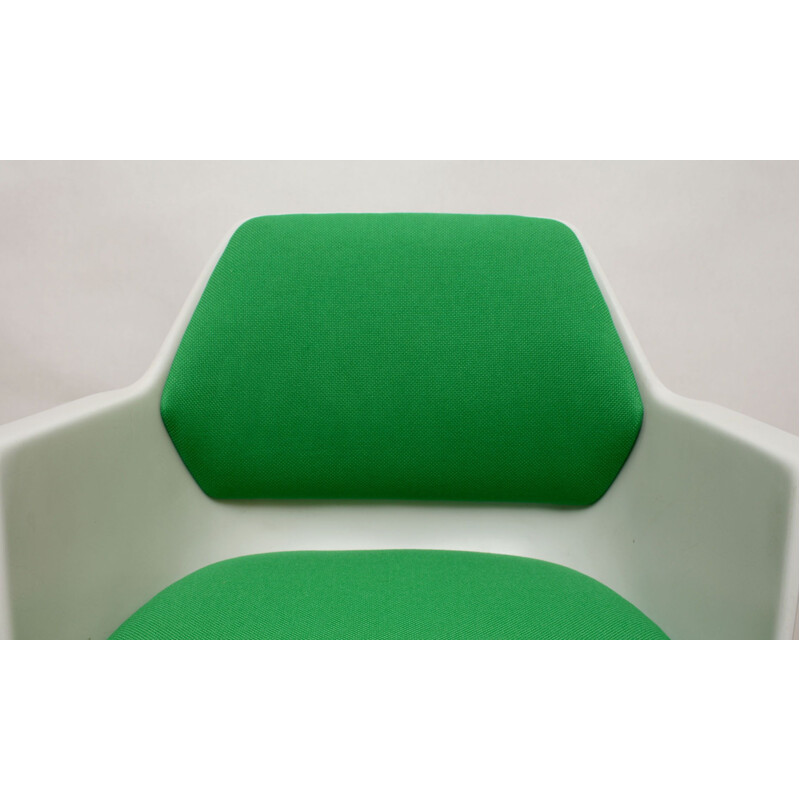 Chaise vintage en fibre de verre verte par Wilkhahn Allemagne, 1970