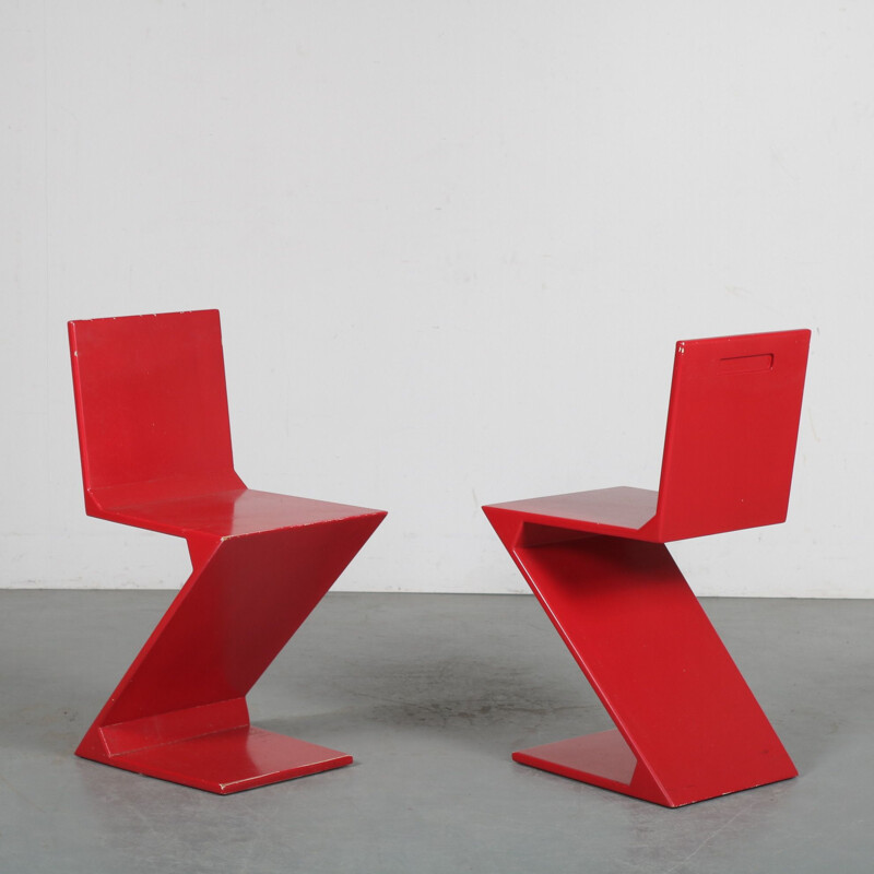 Paire de chaises vintage Zigzag par Gerrit Rietveld  Pays-Bas 1970