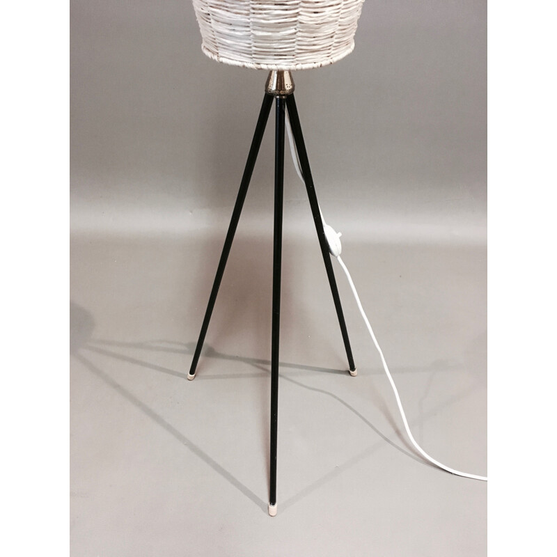 Elegant vintage tripod floor lamp Design 1950