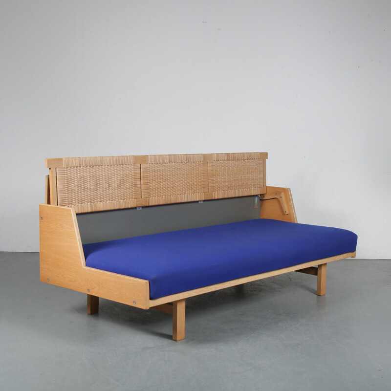 Banc de couchage vintage Sofa conçu par Hans J. Wegner, fabriqué par Getama au Danemark 1960