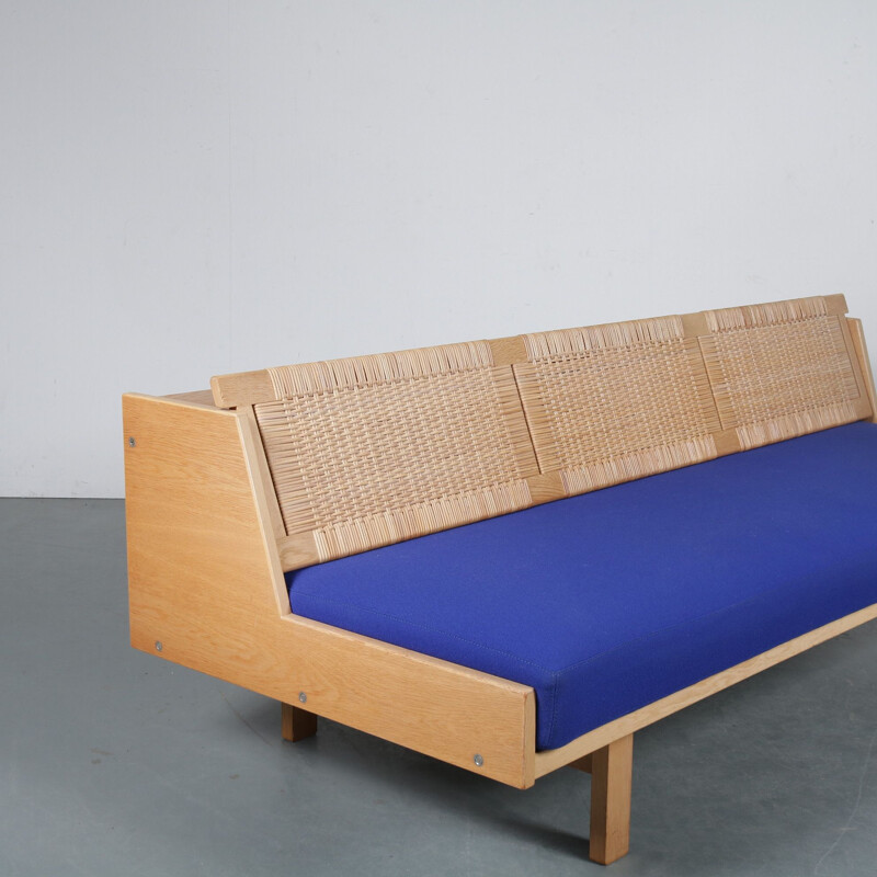 OSofa  sleeping bench designed by Hans J. Wegner, manufactured by Getama in Denmark 1960s