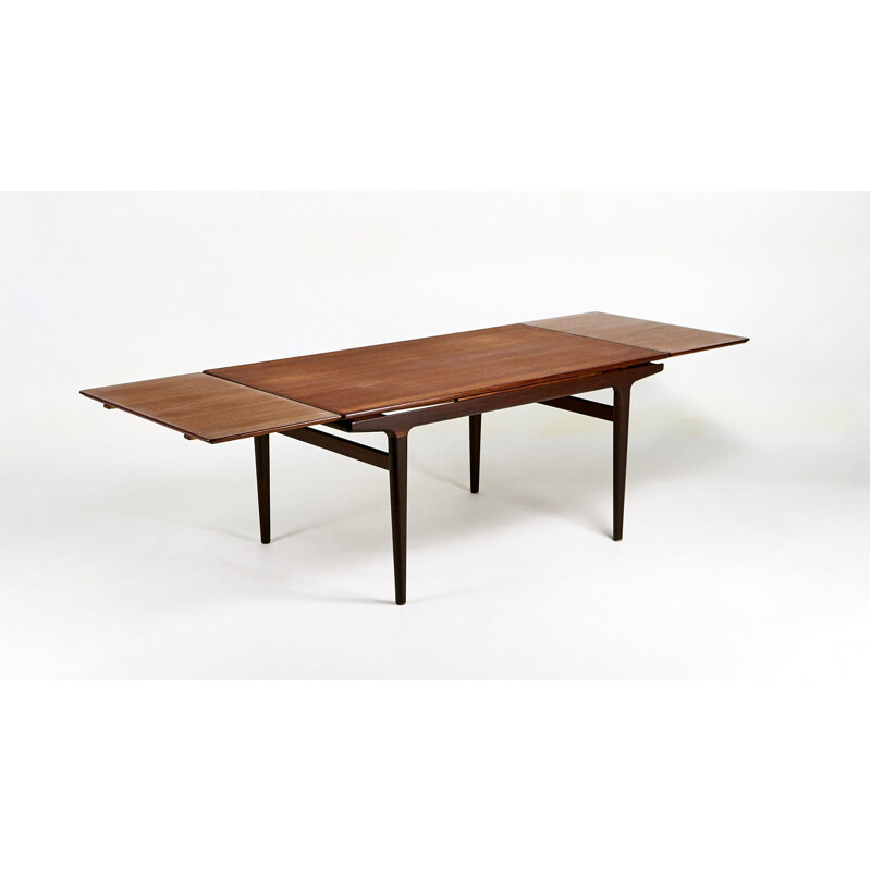 Vintage teak dining room table, Johannes Andersen for Uldum Mobelfabrik. C.1960