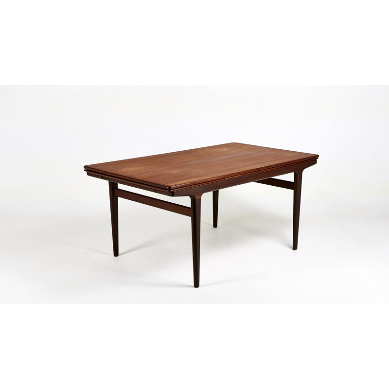 Vintage teak dining room table, Johannes Andersen for Uldum Mobelfabrik. C.1960