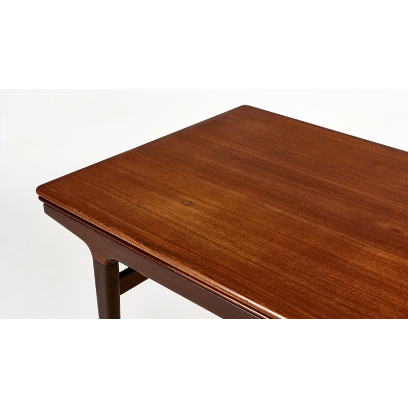 Vintage teak dining room table, Johannes Andersen for Uldum Mobelfabrik. C.1960