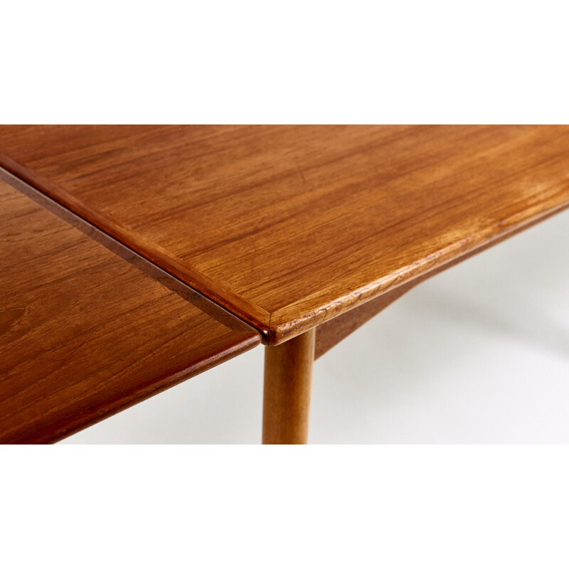 Vintage dining table model Nr.50, Gunni Omann for Omann Jun's Mobelfabrik. Denmark C.1960