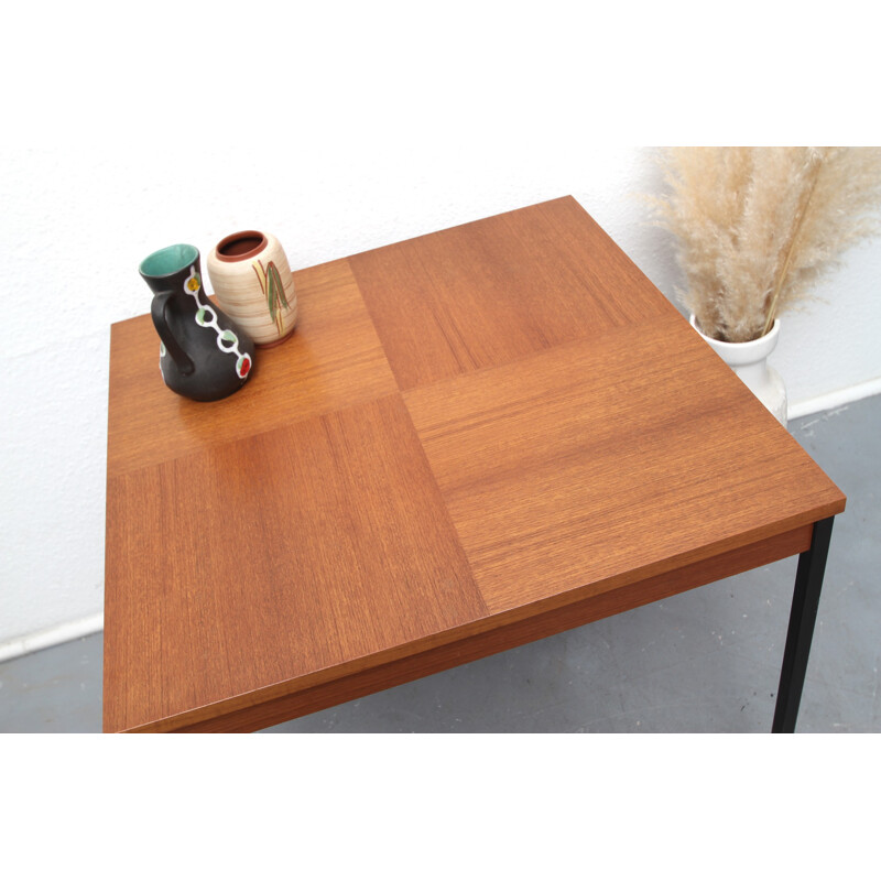 Vintage quadratischer Couchtisch aus Teakholz und Metall, 1960