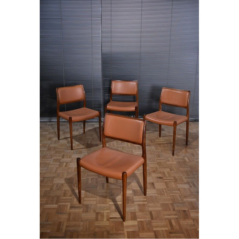 Lot de 4 chaises vintage Niels Moller modèle 80 en palissandre et cuir