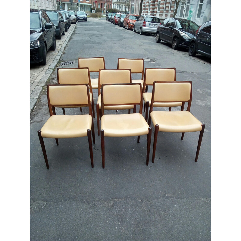 Ensemble de 8 chaises modèle 80 en palissandre de Niels Otto Moller