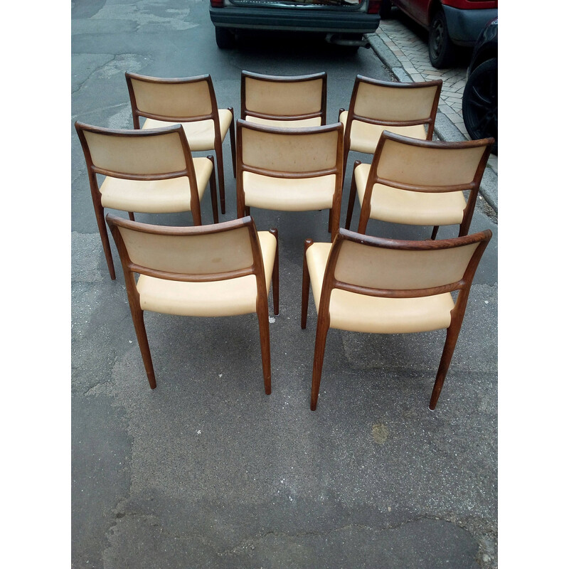 Ensemble de 8 chaises modèle 80 en palissandre de Niels Otto Moller