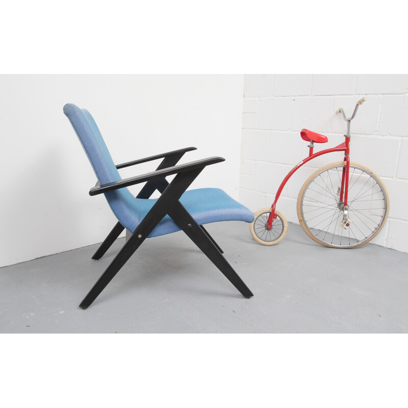 Vintage zwarte houten en blauwe stoffen fauteuil - 1950