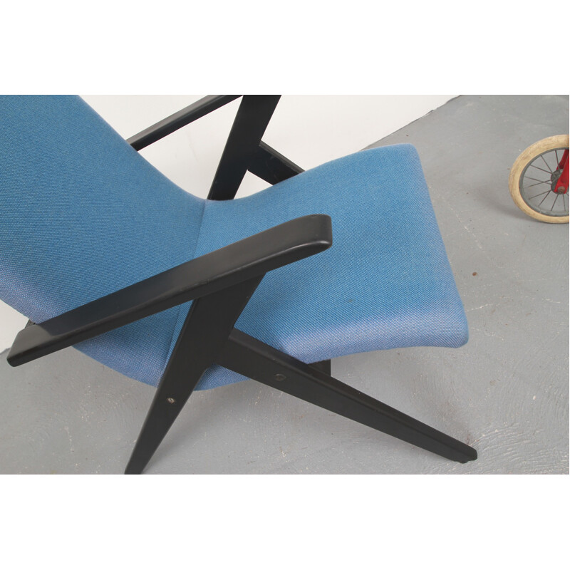 Vintage zwarte houten en blauwe stoffen fauteuil - 1950