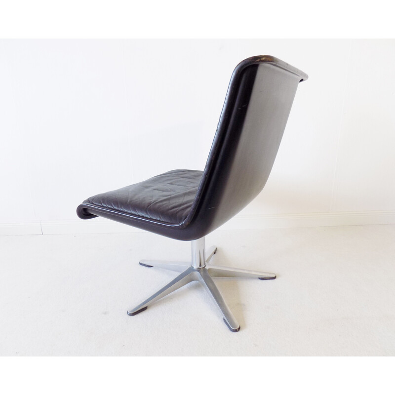 Wilkhahn Delta black leather loungechair by Delta Design