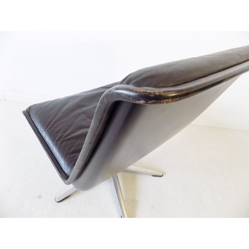 Wilkhahn Delta black leather loungechair by Delta Design