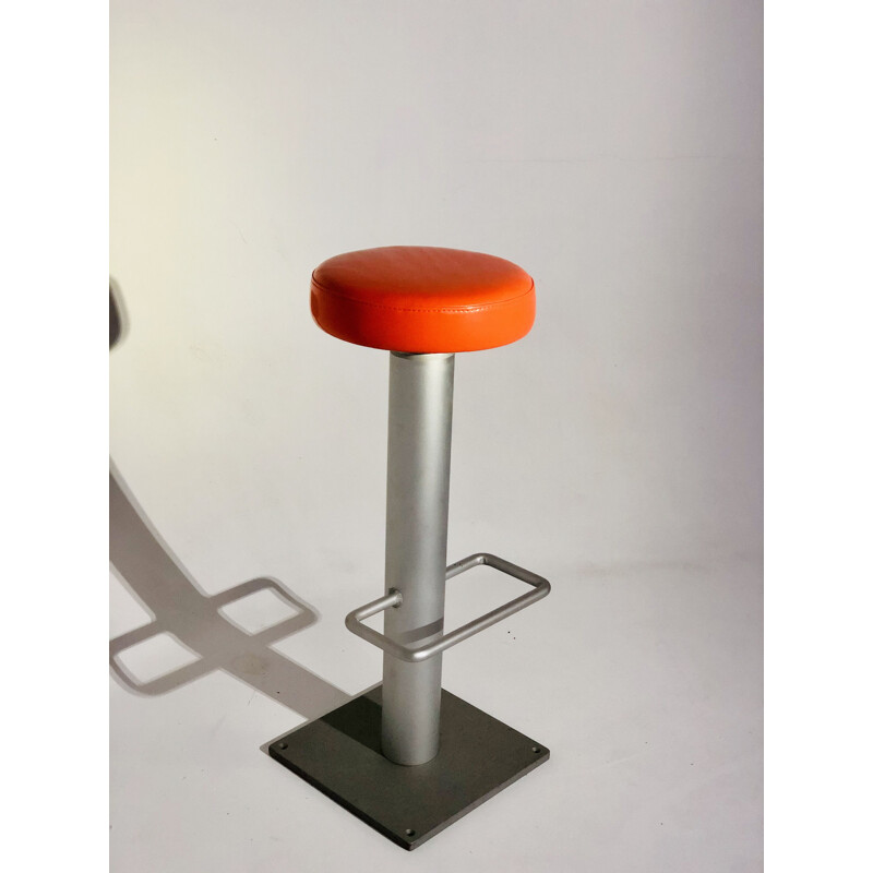 Tabouret vintage aluminium chromé assise en plastique orange 1990 - SOCA 
