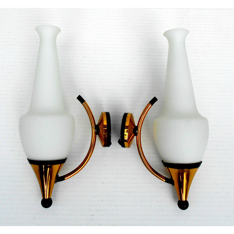 Pair of brass and opaline glass Stilnovo wall lamps - 1950s