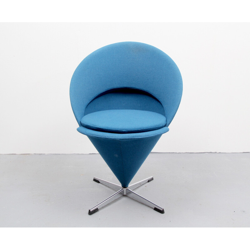 Chaise "Cone" en tissu bleu, Verner PANTON - 1960