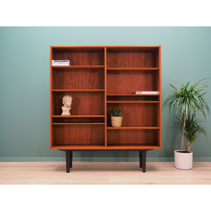 Bookcase Hundevad teak 1970