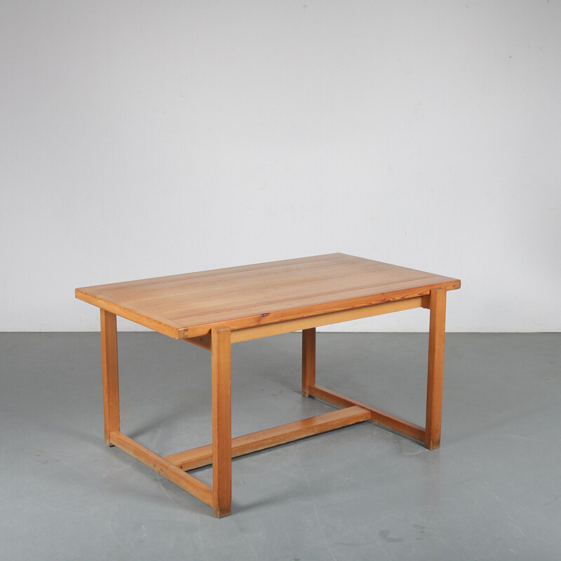 Pine vintage dining table manufactured in Sweden 1960s